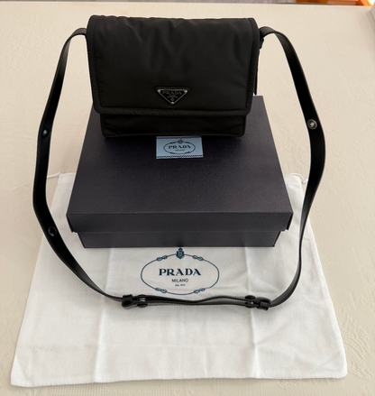 Prada Traveller Small – Borsa a tracolla in Re-Nylon nero