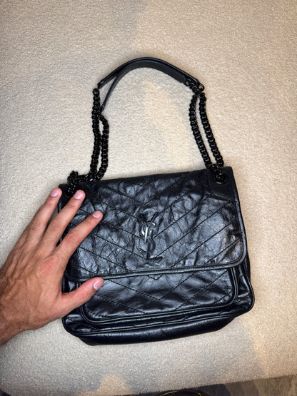 Saint Laurent – Borsa a spalla nera matelassé con catena