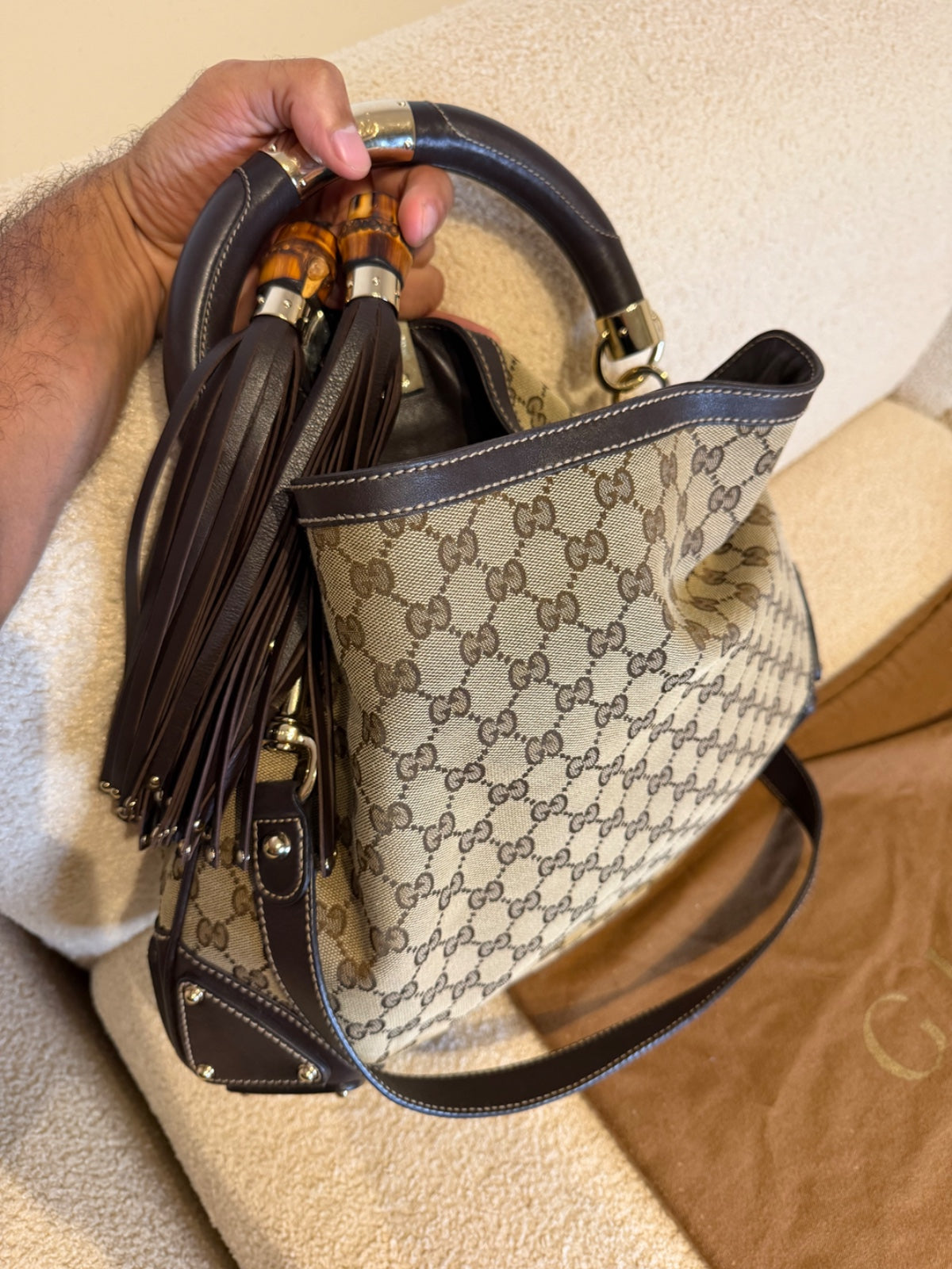 Gucci – Borsa a mano in tessuto GG con nappe