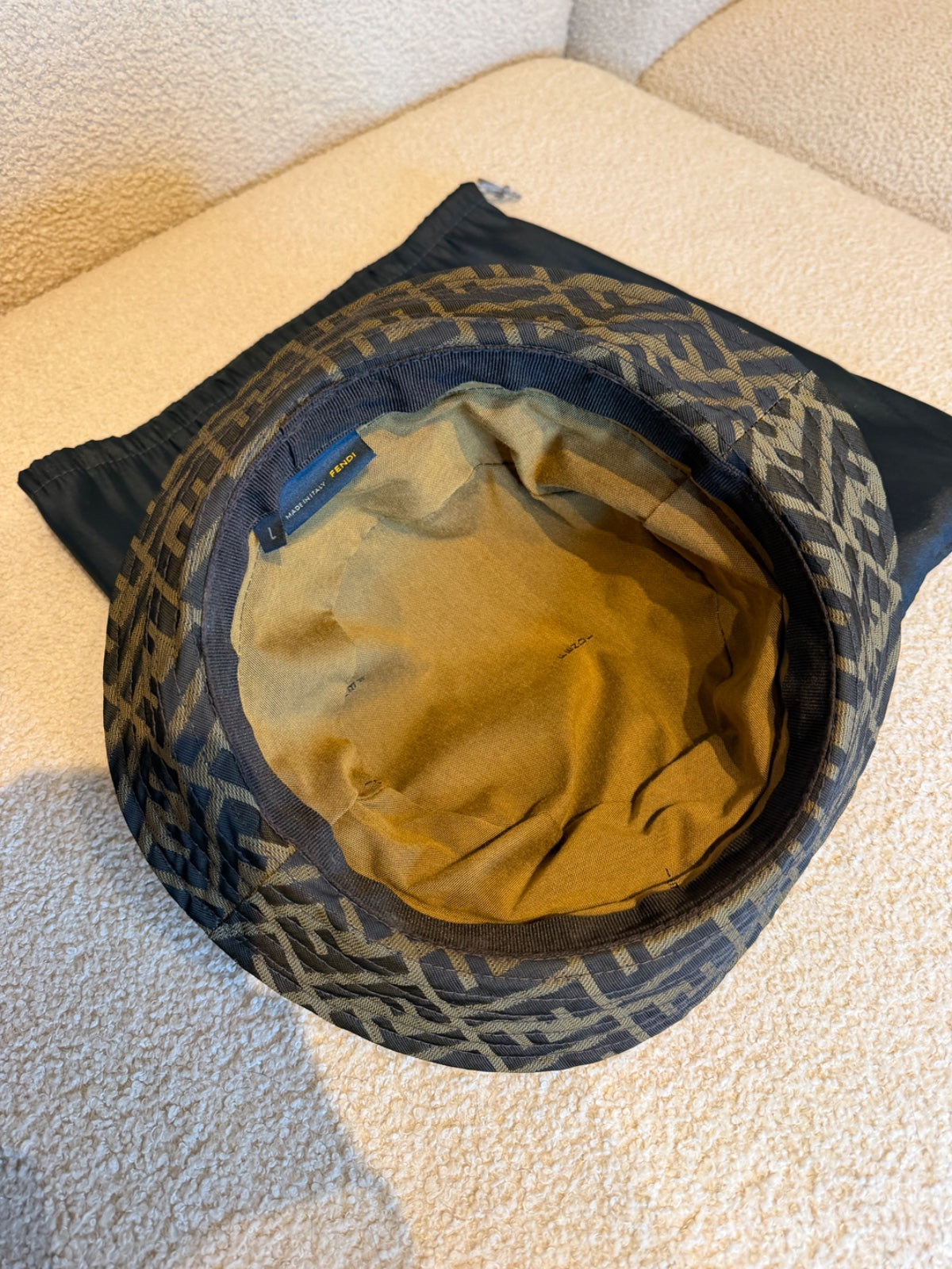 Fendi – Cappello a tesa corta con motivo FF