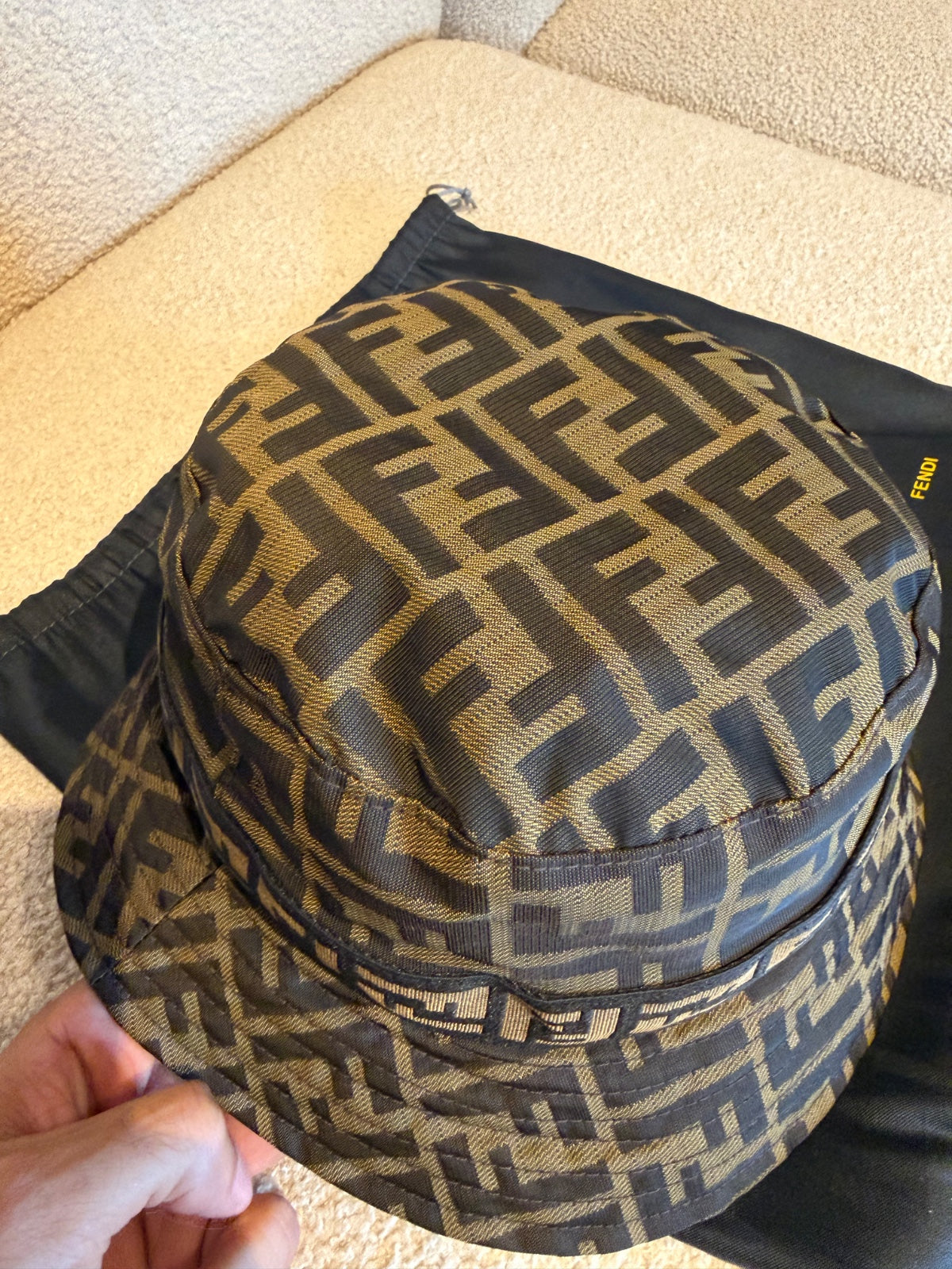 Fendi – Cappello a tesa corta con motivo FF